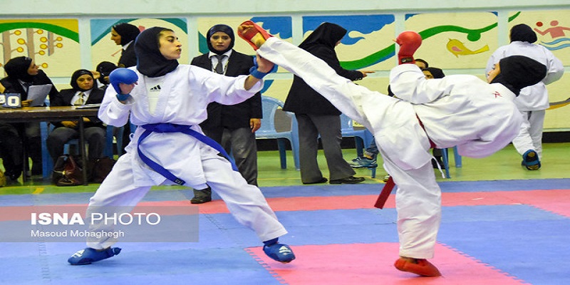 مسابقات کاراته سبک‌های آزاد دختران جام پرچم برگزار شد