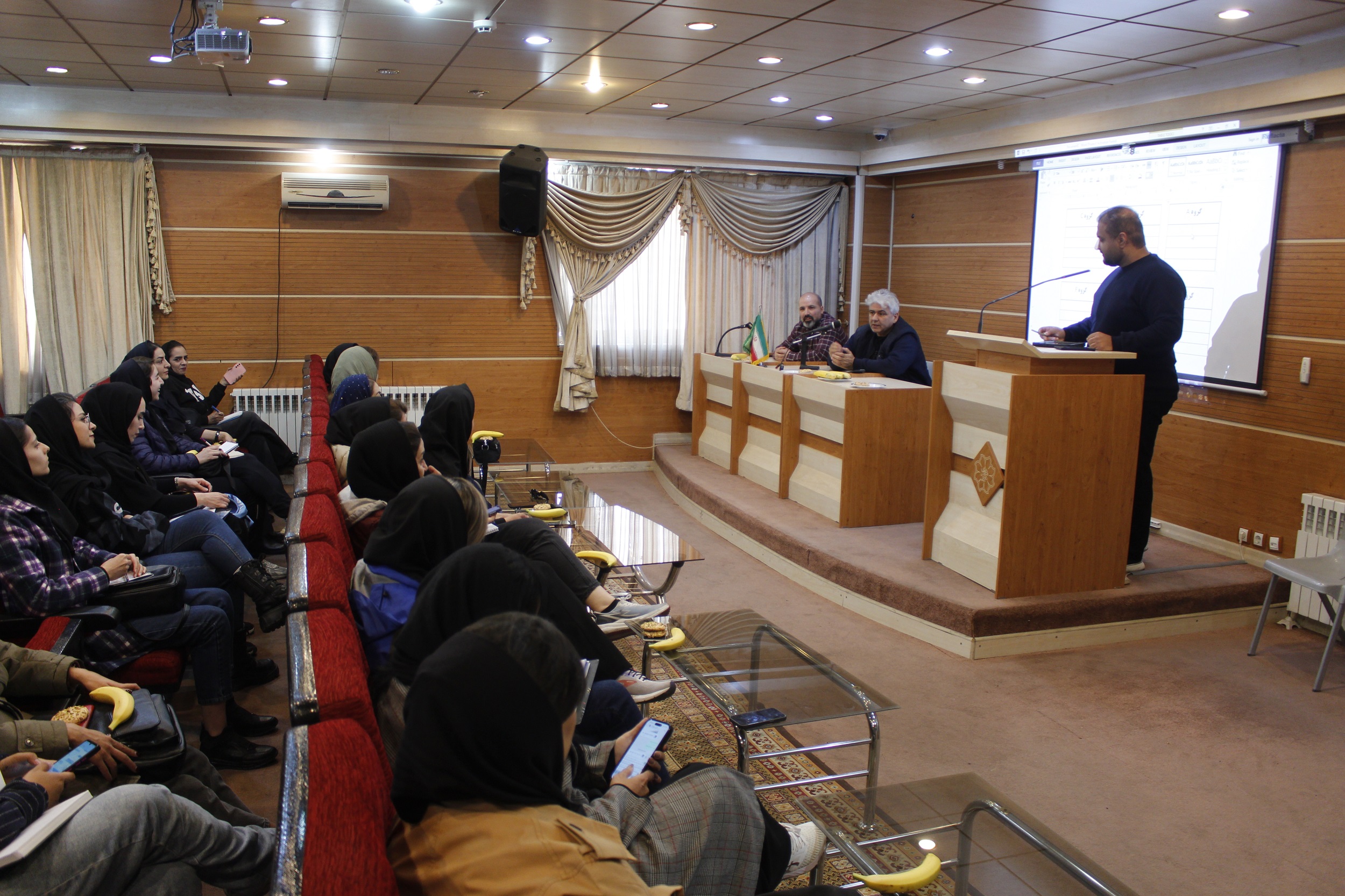 آغاز رقابت های لیگ ورزشی “قهرمان شهر ۲” توسط شهرداری منطقه ۲