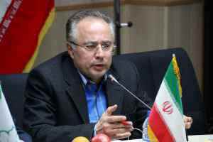 فدراسیون فوتبال به جای لجبازی به درخواست تراکتور توجه کند