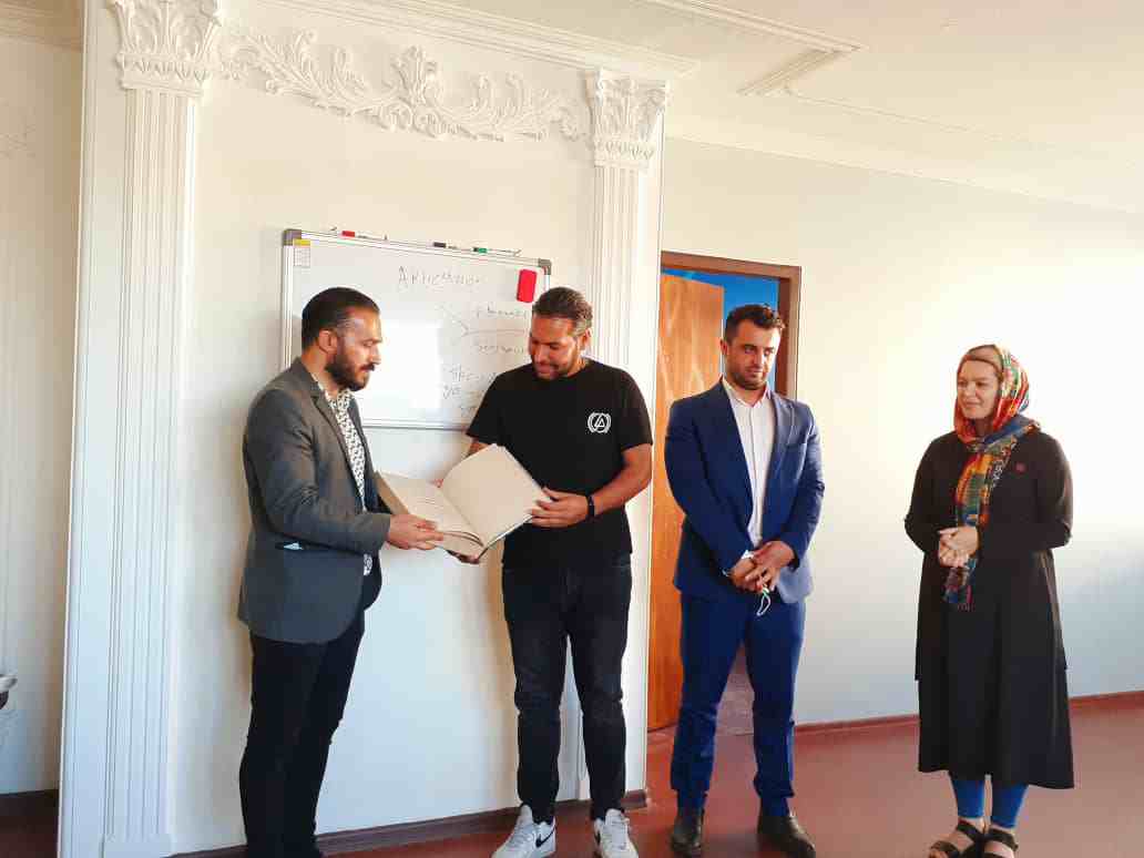 ديدار خبرنگاران پايگاه خبرى تبريز پويا و موسسه رسانه ورزش با مستندساز و جهانگرد معروف