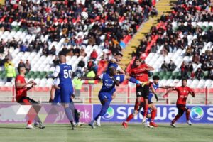 موج حرکت هواداران تراکتور به سمت ورزشگاه