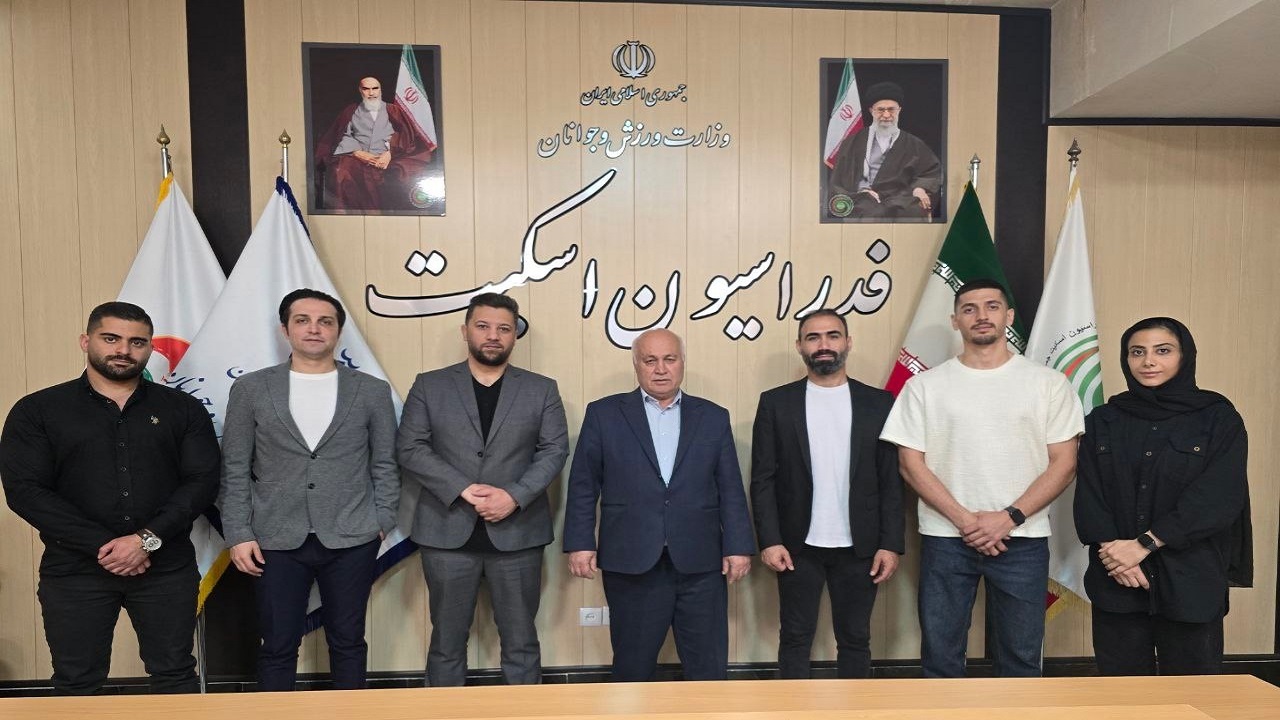 ارسلان منفرد سرمربی تیم ملی اسکیت اینلاین هاکی