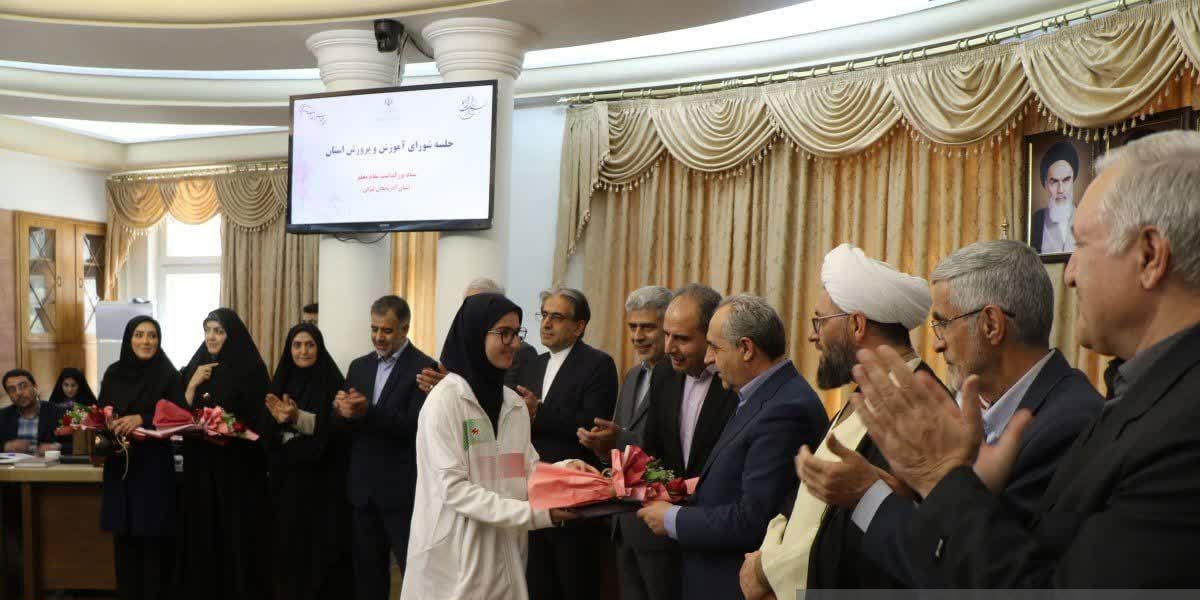 تجلیل استاندار آذربایجان شرقی از قهرمانان استان در مسابقات المپیک دانش آموزی صربستان
