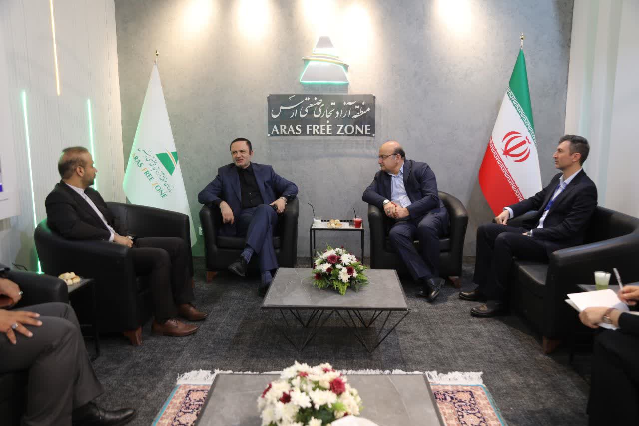 حضور دبیر شورایعالی مناطق آزاد کشور در غرفه ارس