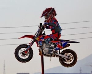 ورزشکار تبریزی قهرمان رقابت موتورکراس بانوان کشور شد