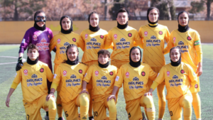 قدم بزرگ تراکتور برای صعود