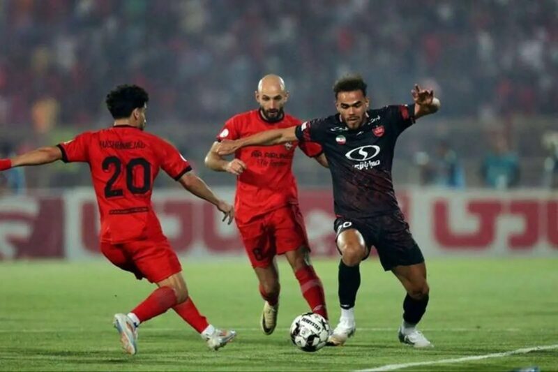 ماه خوش‌یُمن تراکتور مقابل پرسپولیس